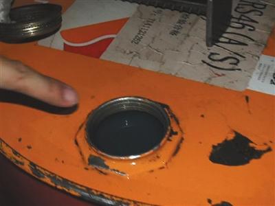 货车油箱油浮子原理，每次启动车辆都会发现油表油量比停车时更少