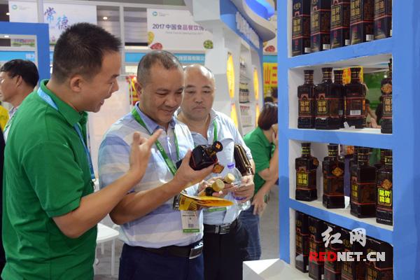 食盐核心信息图解，轻盐集团30余个食盐品种亮相食餐会