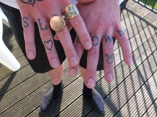 手指纹身小图案，手指纹身哪些好看（一出手就知道有没有）