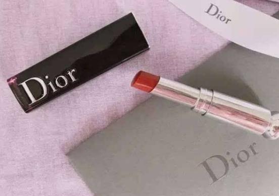 迪奥740是什么颜色适合什么皮肤，这些口红无论是白皮还是黄皮都可以被轻松的驾驭