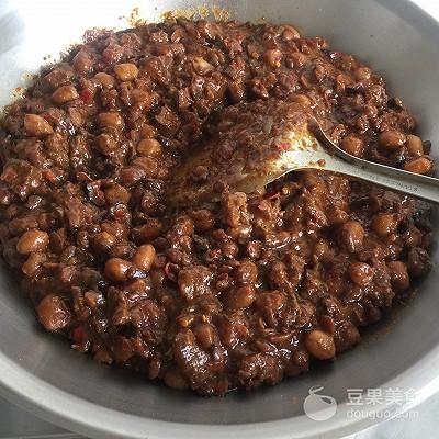 五香牛肉怎么卤，牛肉花生酱的做法（五香牛肉的卤制方法）