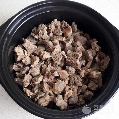 五香牛肉怎么卤，牛肉花生酱的做法（五香牛肉的卤制方法）