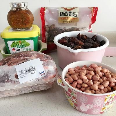 五香牛肉怎么卤，牛肉花生酱的做法（五香牛肉的卤制方法）