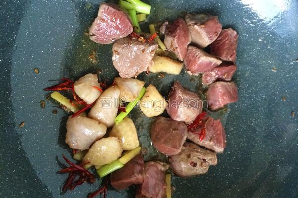 清炖大鹅的做法，正宗清炖鹅肉的做法（厨师长教你在家炖大鹅）