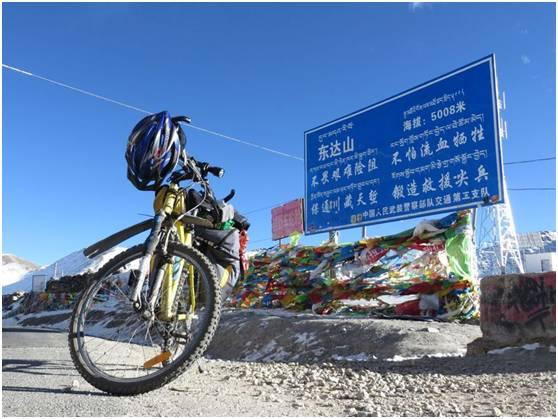 川西小环线有几个看雪山的垭口，在这观景从这继续出发