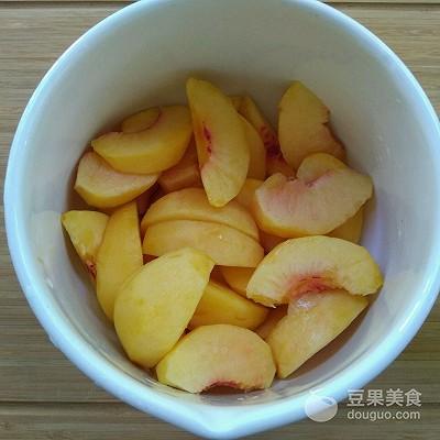 桃罐头的正宗做法，黄桃罐头的做法