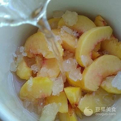 桃罐头的正宗做法，黄桃罐头的做法