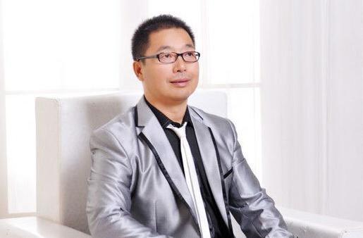 如何挑选漂亮的老花镜，选出最适合自己的老花镜
