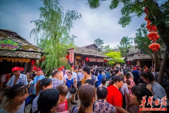 国庆节自驾游适合旅游的地方，10月国内自驾游绝美线路推荐
