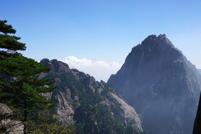 只为伫立峰头眺向远方，翻越天都峰（站在高山望远方）