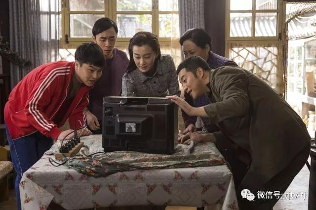 沙溢教科书式追爱秘籍平凡岁月天津卫视开播，沙溢年轻的时候好嫩