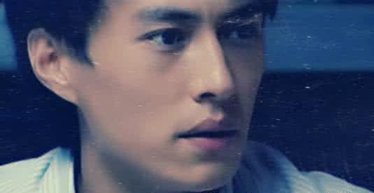 靳东发型名称，靳东出道25年来发型的变化