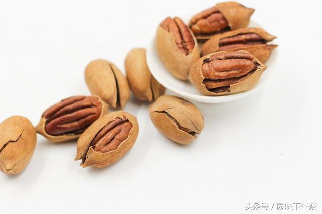 碧根果是山核桃吗，碧根果和山核桃的口感区别（碧根果大战鲍鱼果）