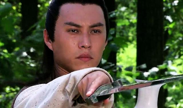 靳东发型名称，靳东出道25年来发型的变化