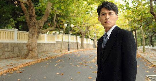 靳东发型名称，靳东出道25年来发型的变化