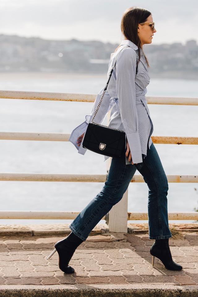 修身牛仔裤穿搭值得一试，百搭又时髦的牛仔裤你Get到了吗