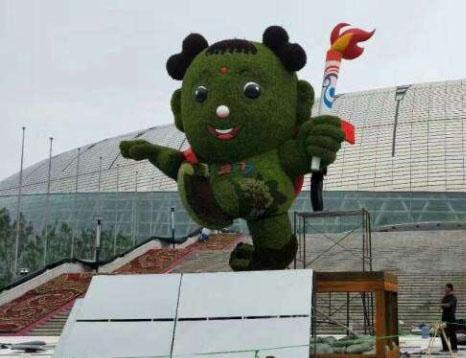 全运会火炬手津娃，天津全运会吉祥物津娃草雕亮相