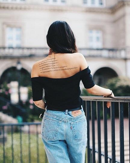 修身牛仔裤穿搭值得一试，百搭又时髦的牛仔裤你Get到了吗