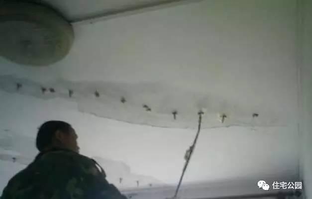 楼上漏水如何补漏，房顶漏水如何补救（这些办法都能解决）