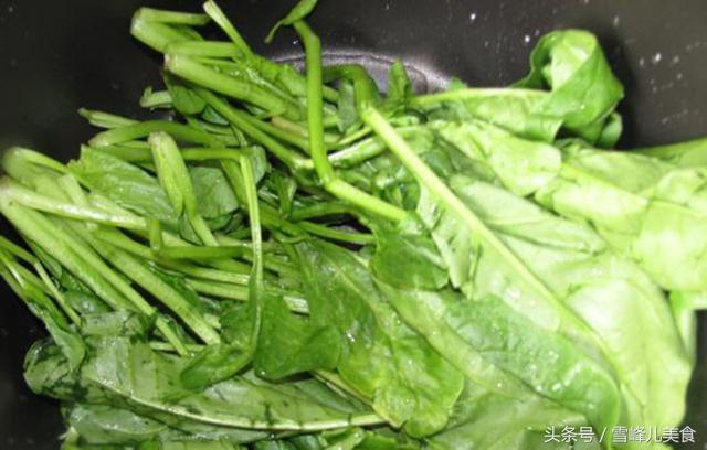 正宗凉拌粉皮的做法，凉拌粉皮这样做