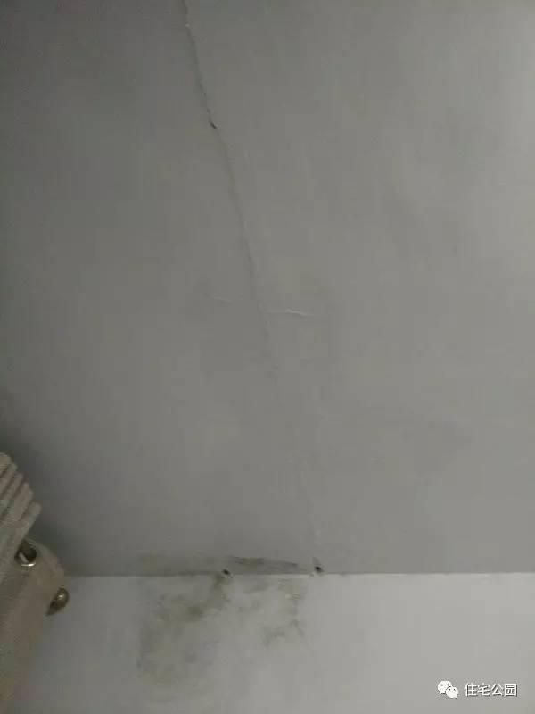 楼上漏水如何补漏，房顶漏水如何补救（这些办法都能解决）