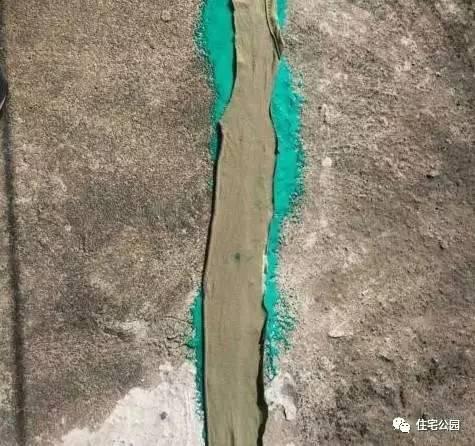 楼上漏水如何补漏，房顶漏水如何补救（这些办法都能解决）