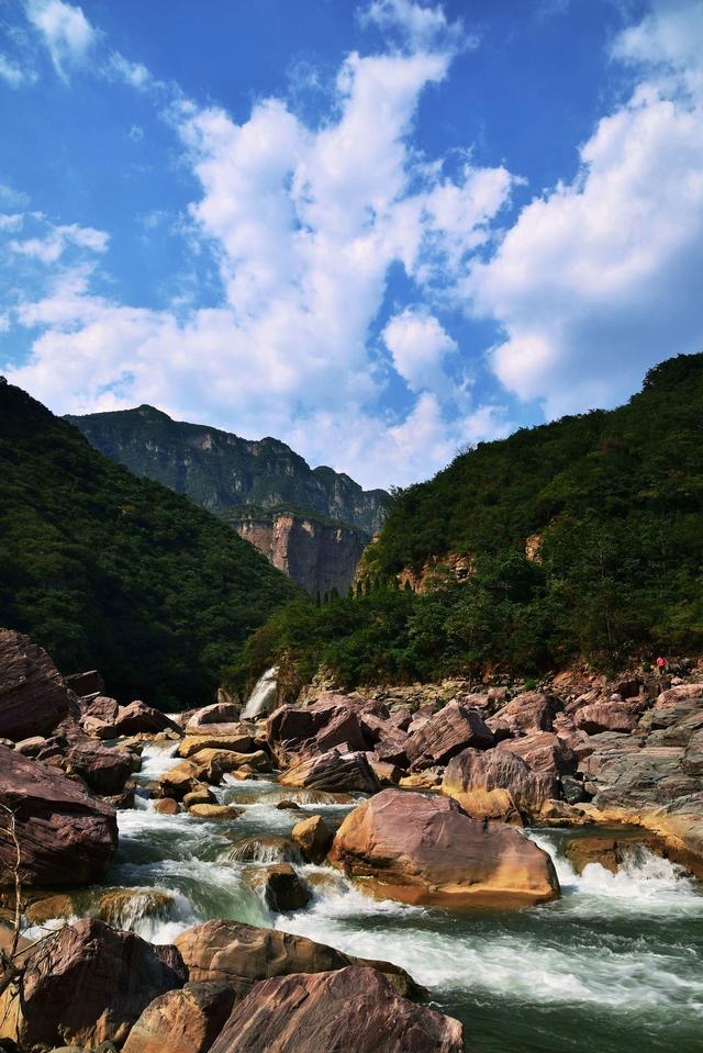 新乡宝泉风景区，新乡宝泉旅游景点推荐（嗨翻一夏丨2022宝泉泼水狂欢季开泼）