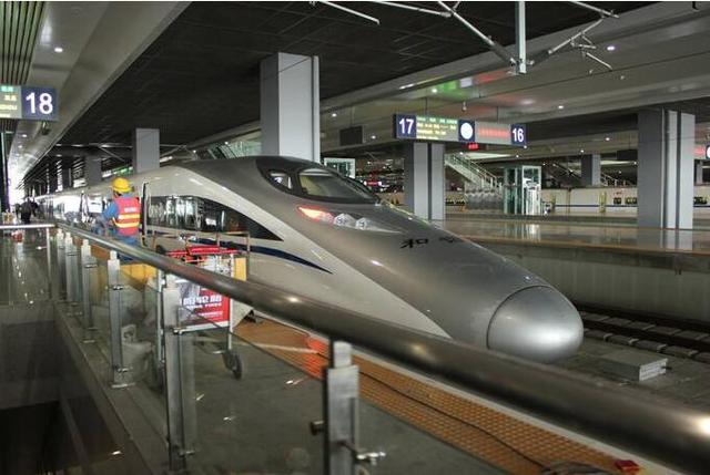 为什么最近高铁总晚点，终于知道高铁为什么晚点了