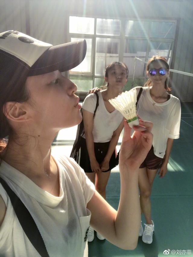 刘亦菲今年多少岁，30岁的刘亦菲颜值大幅度下滑