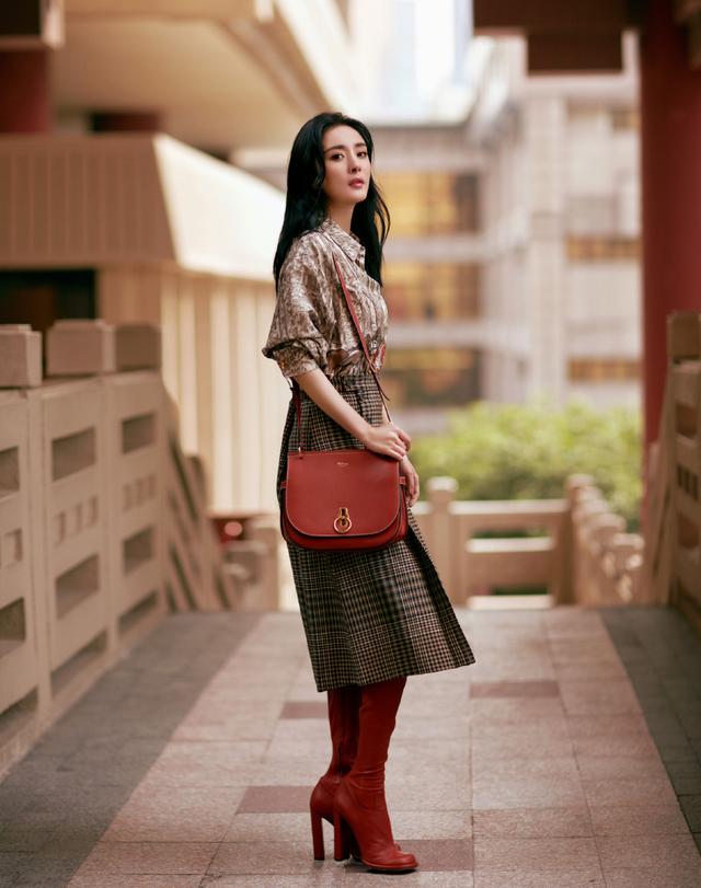 杨幂的闺蜜到底是谁，自从少联系之后事业上却大相径庭