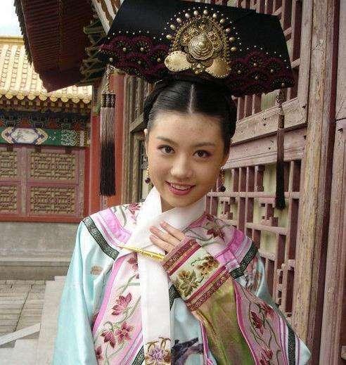 当年饰演暖春中的小花现在的情况，还记得暖春里爱哭鼻子的小花吗