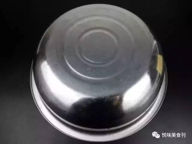 蚬子怎么吐沙子干净快，蛤蜊最快吐沙最干净方法（蚬子怎么做没有沙子还不腥）