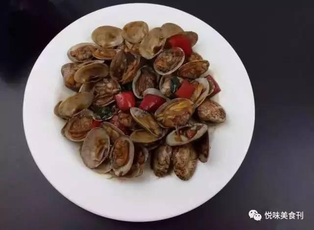 蚬子怎么吐沙子干净快，蛤蜊最快吐沙最干净方法（蚬子怎么做没有沙子还不腥）