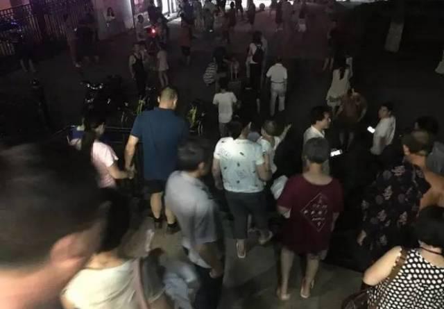 九寨沟地震13人遇难，九寨沟地震亲历游客