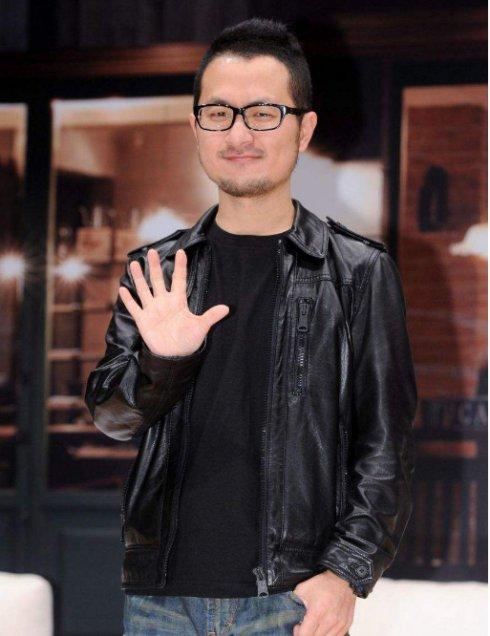 战狼2吴京的女人，战狼里吴京女友为啥叫龙小云