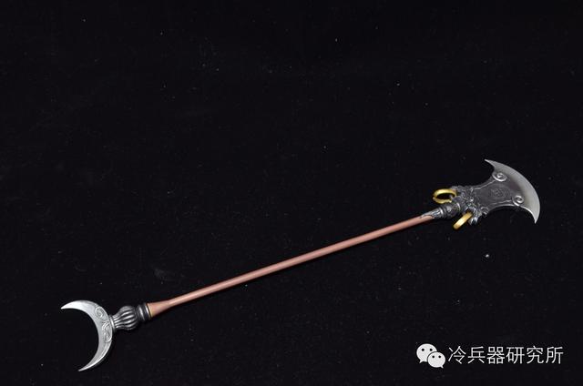 水浒传里的各种人物的兵器，威力最强的不是林冲的矛