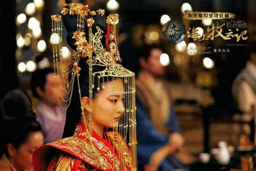 13岁演薛宝琴出名，从柔弱乖巧的薛宝琴变身各剧女一号