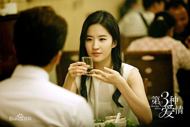 盘点娱乐圈的校花级别演员，娱乐圈当过校花的年轻女明星