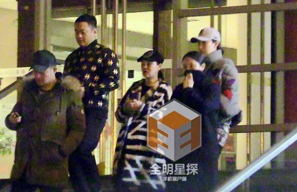 关悦与佟大为分手原因，曝关悦怀三胎佟大为三度当爹