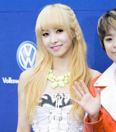 中长直发发型图片，2023流行短直发（羊毛卷才是王道）