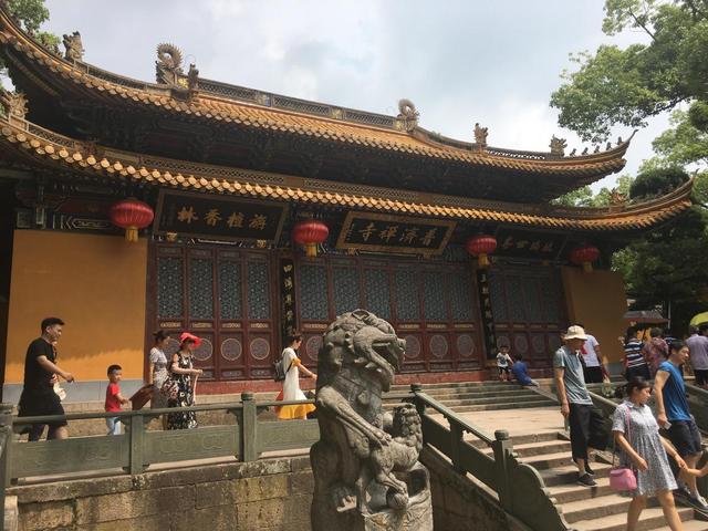浙江省舟山市桃花岛风景旅游区，碧海潮声桃花影