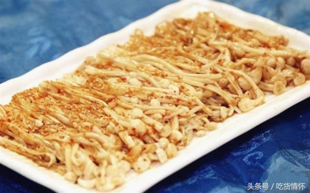 金针菇怎么做好吃又简单，金针菇最最简单又好吃的做法（金针菇和它才是绝配）