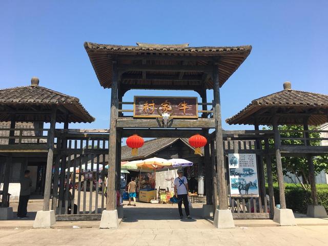 浙江省舟山市桃花岛风景旅游区，碧海潮声桃花影