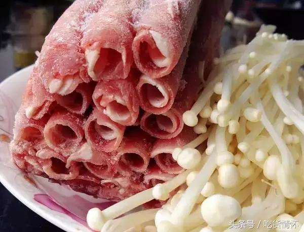 金针菇怎么做好吃又简单，金针菇最最简单又好吃的做法（金针菇和它才是绝配）