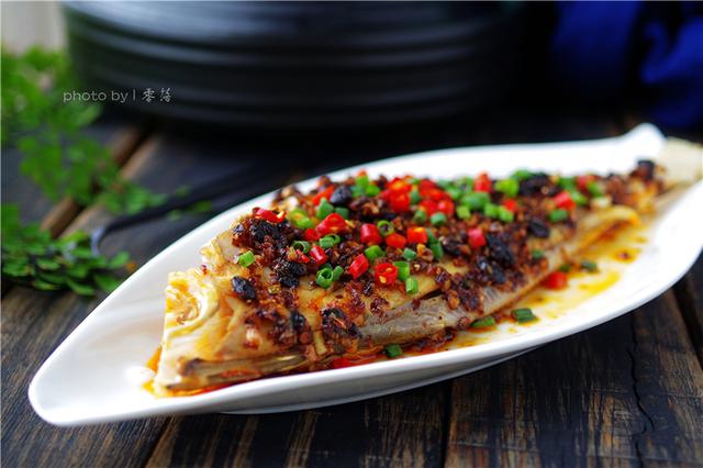 耗儿鱼怎么做好吃，耗儿鱼最简单家常的做法（啤酒泡椒耗儿鱼的别样做法）