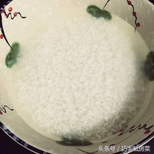 豆腐泡怎么做好吃，好吃的豆腐泡怎么做好吃（老外婆炸了50年豆腐泡）