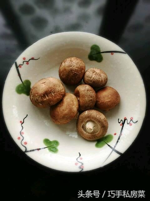 豆腐泡怎么做好吃，好吃的豆腐泡怎么做好吃（老外婆炸了50年豆腐泡）