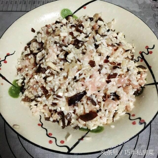 豆腐泡怎么做好吃，好吃的豆腐泡怎么做好吃（老外婆炸了50年豆腐泡）