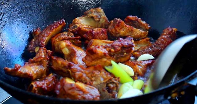 家庭美食菜谱红烧排骨，10万豆友收藏的红烧排骨做法