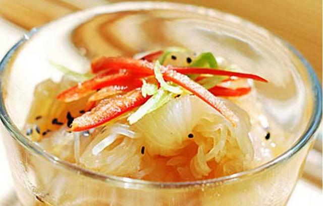 海蜇丝怎么凉拌，凉拌海蜇丝的吃法窍门（脆爽开胃的凉拌海蜇丝）